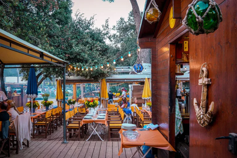 Restaurant estagnol terrasse en bord de mer à Carqueiranne - Villa Mesomax